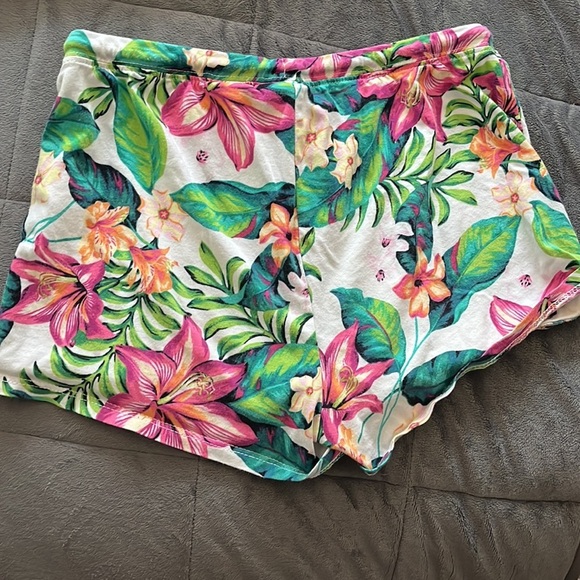 “Tommy Bahama” Floral sleepwear shorts size XS” - Picture 4 of 7